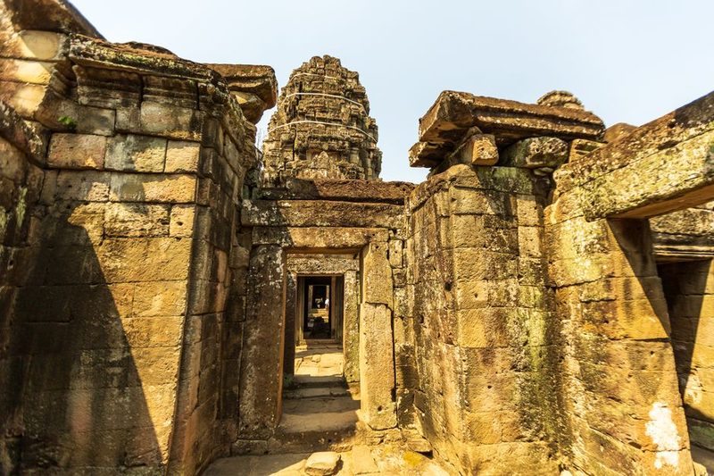 Reading Environmental Clues in Hidden Tombs